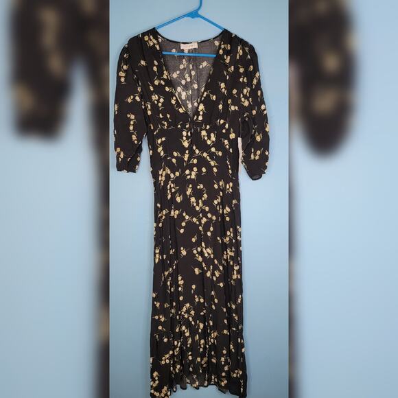 Flynn Skye Dresses & Skirts - Flynn Skye Small Elsie Midi Dress Black White V Neck Hourglass Puff Sleeves NWOT